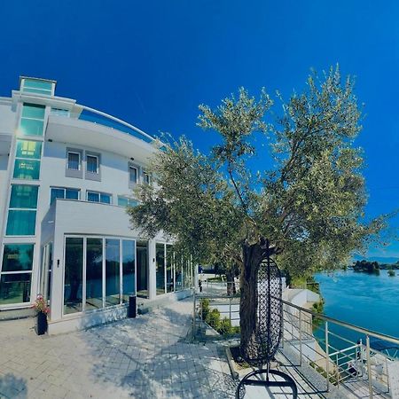 Principe Del Lago Canaj Exterior photo